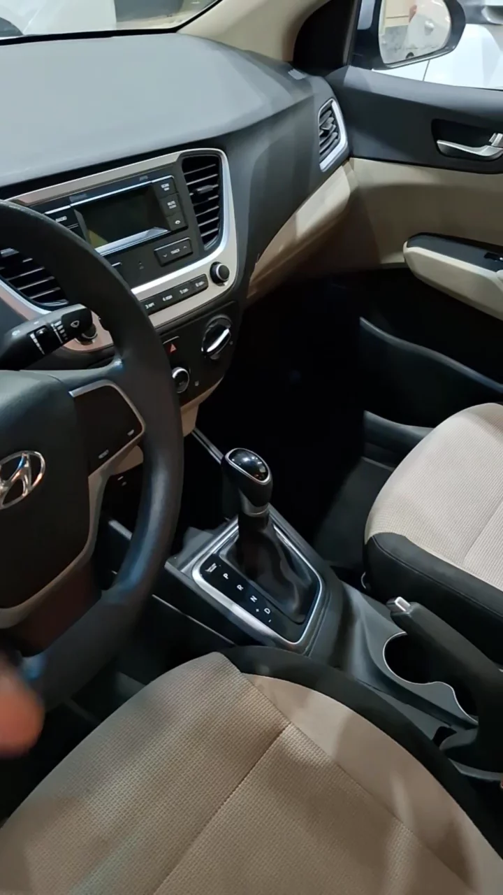 Car video thumbnail 1 of 9