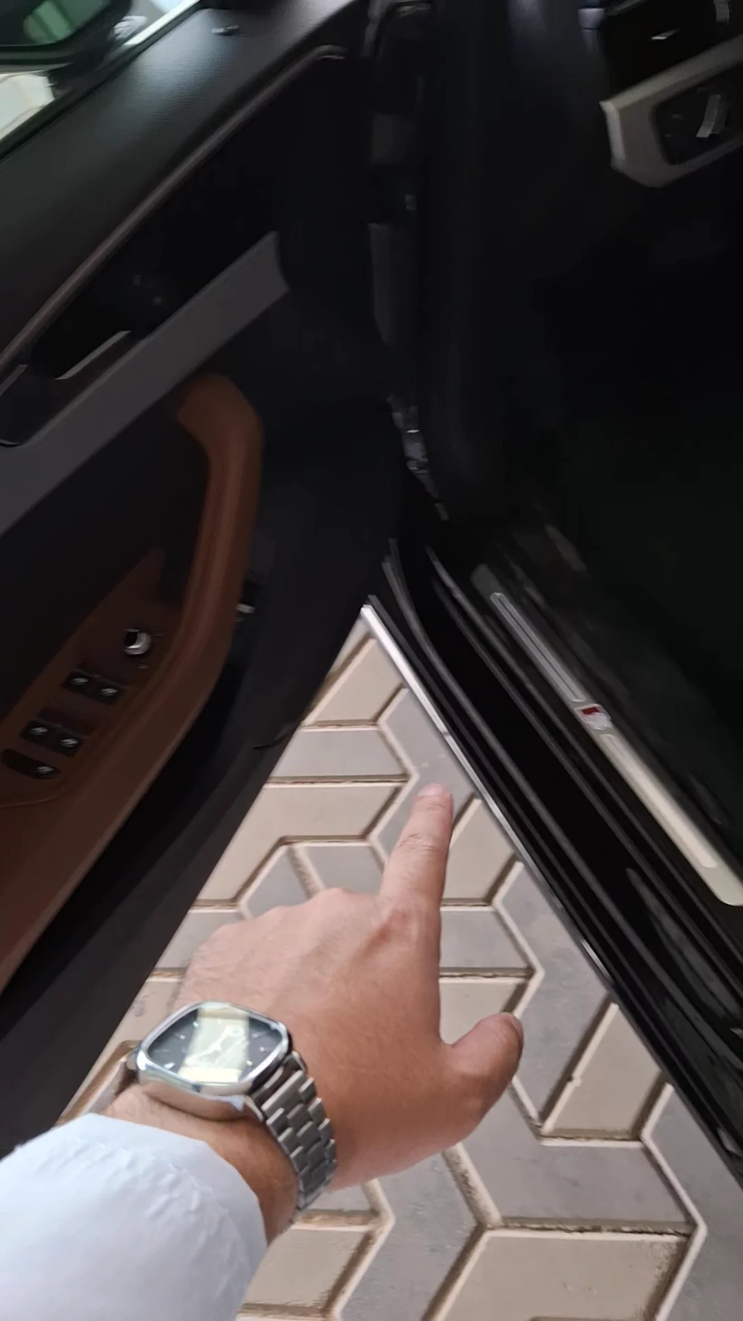 Car video thumbnail 1 of 11