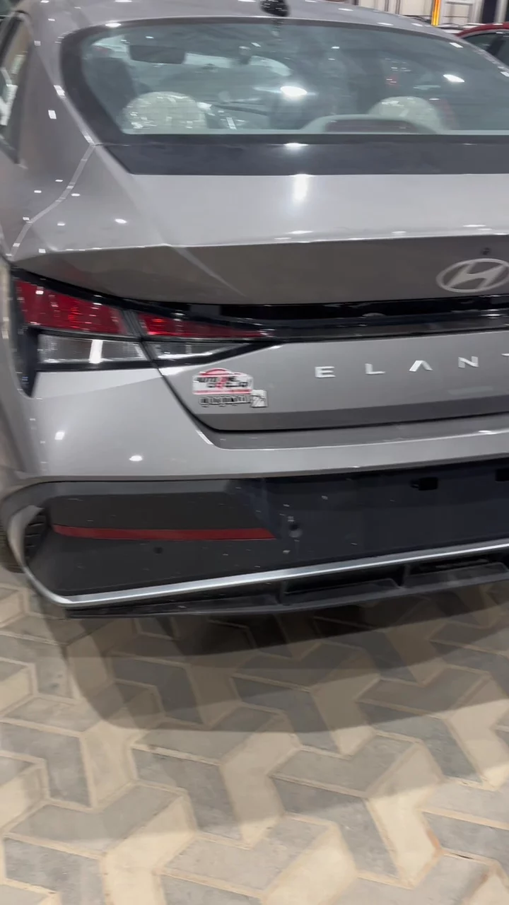 Hyundai Elantra smart 2026