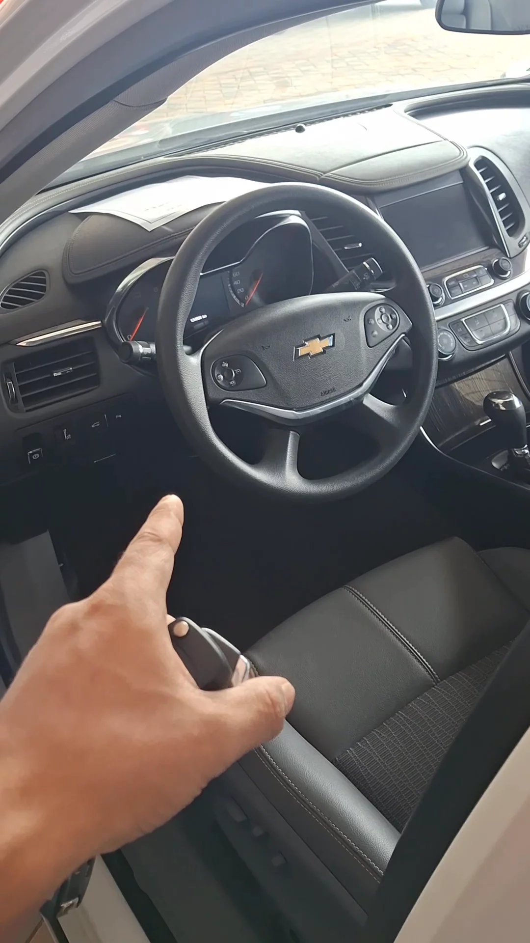 Car video thumbnail 1 of 7