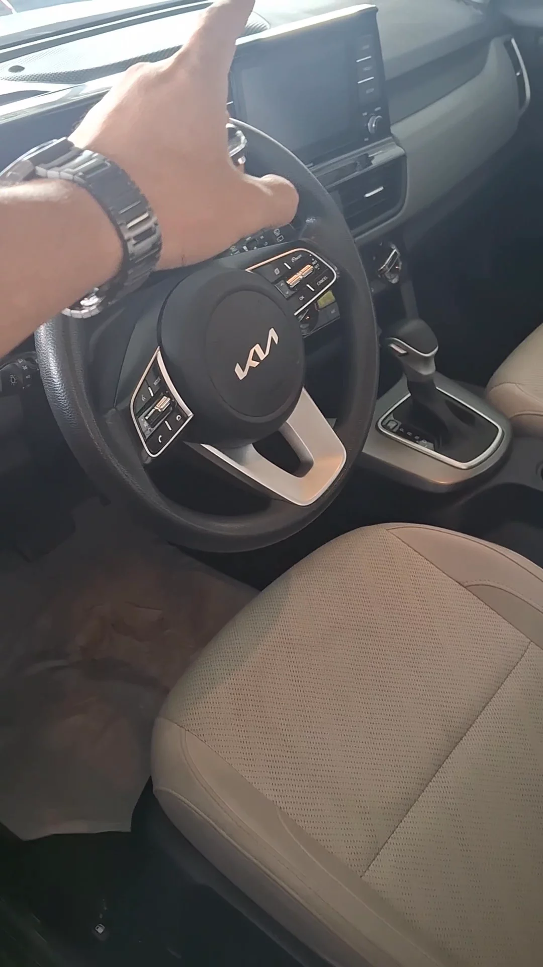 Car video thumbnail 1 of 8