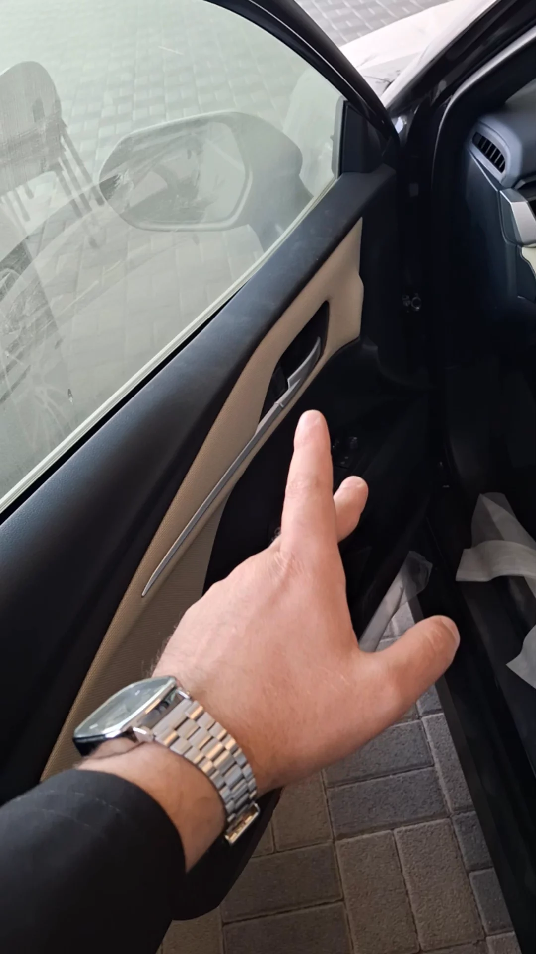 Car video thumbnail 1 of 10