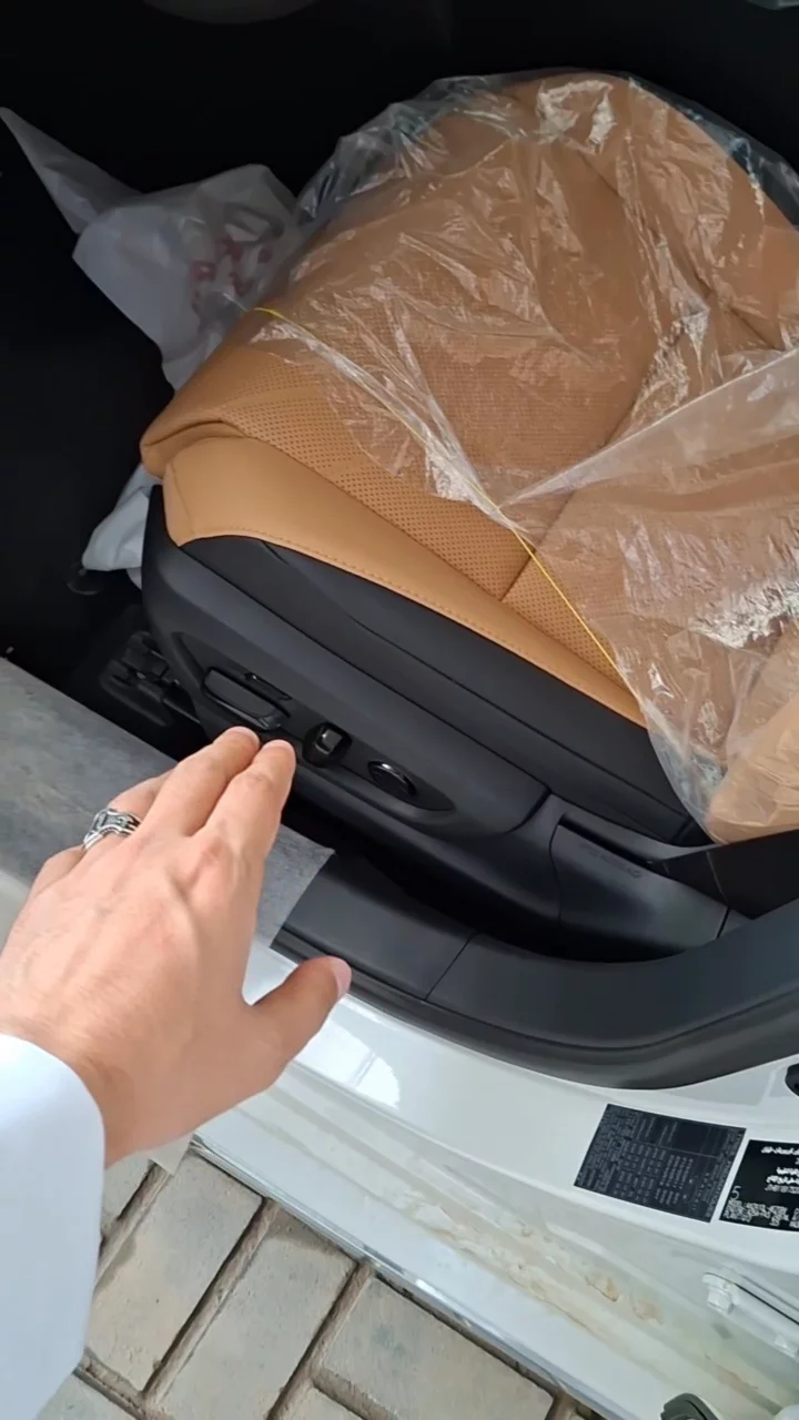 Car video thumbnail 1 of 10