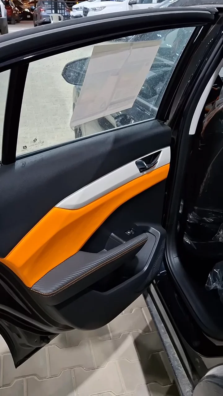 Car video thumbnail 1 of 10