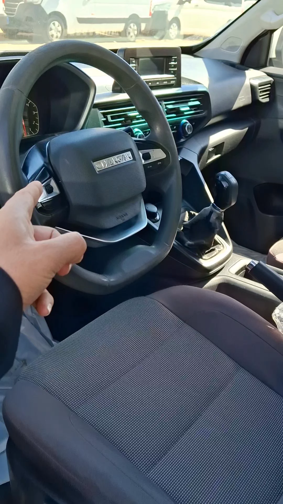 Car video thumbnail 1 of 8