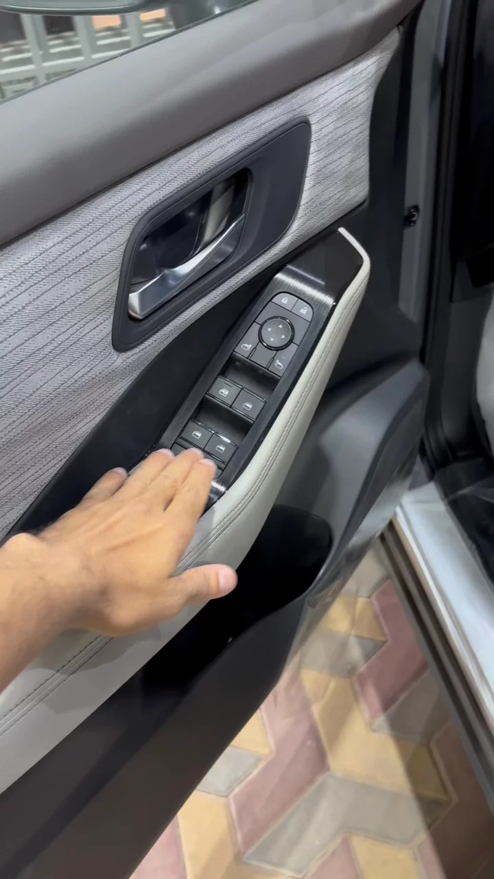 Car video thumbnail 1 of 10