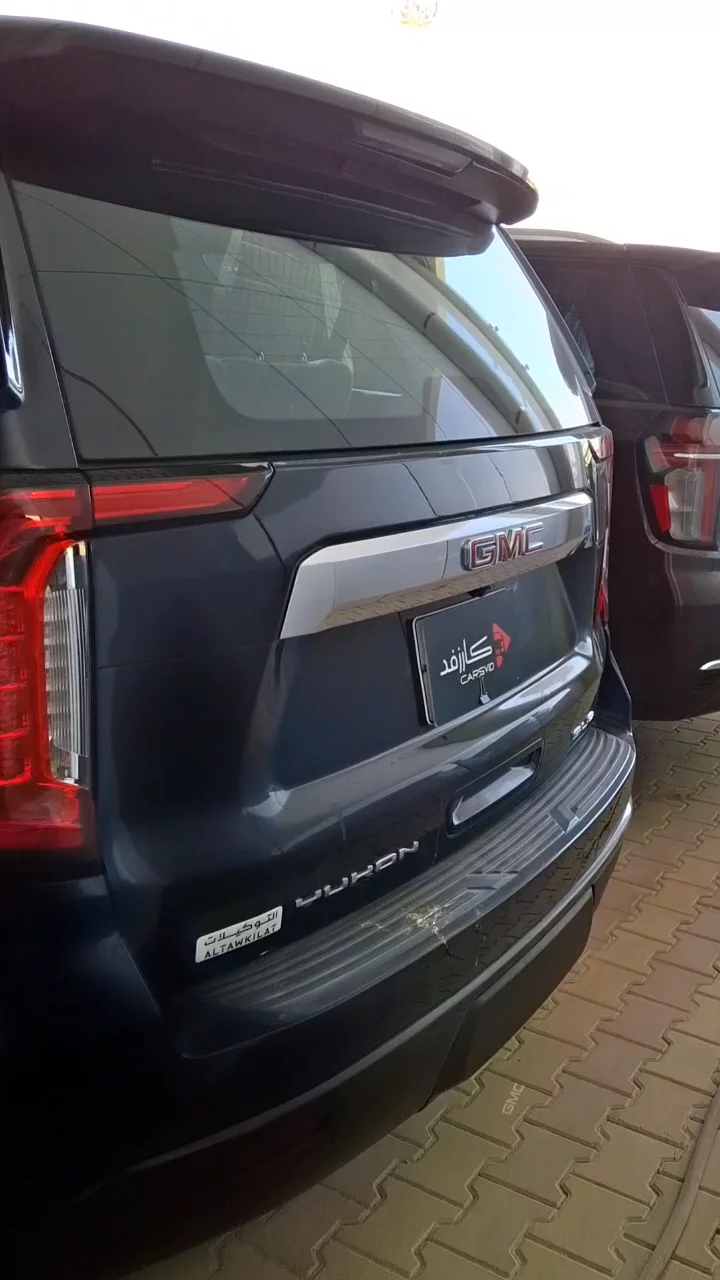 Car video thumbnail 1 of 10