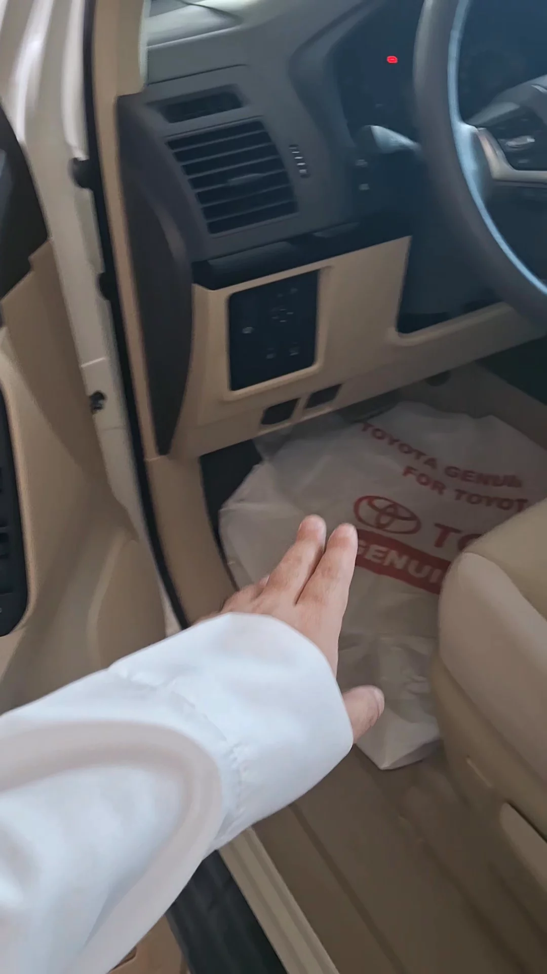 Car video thumbnail 1 of 10