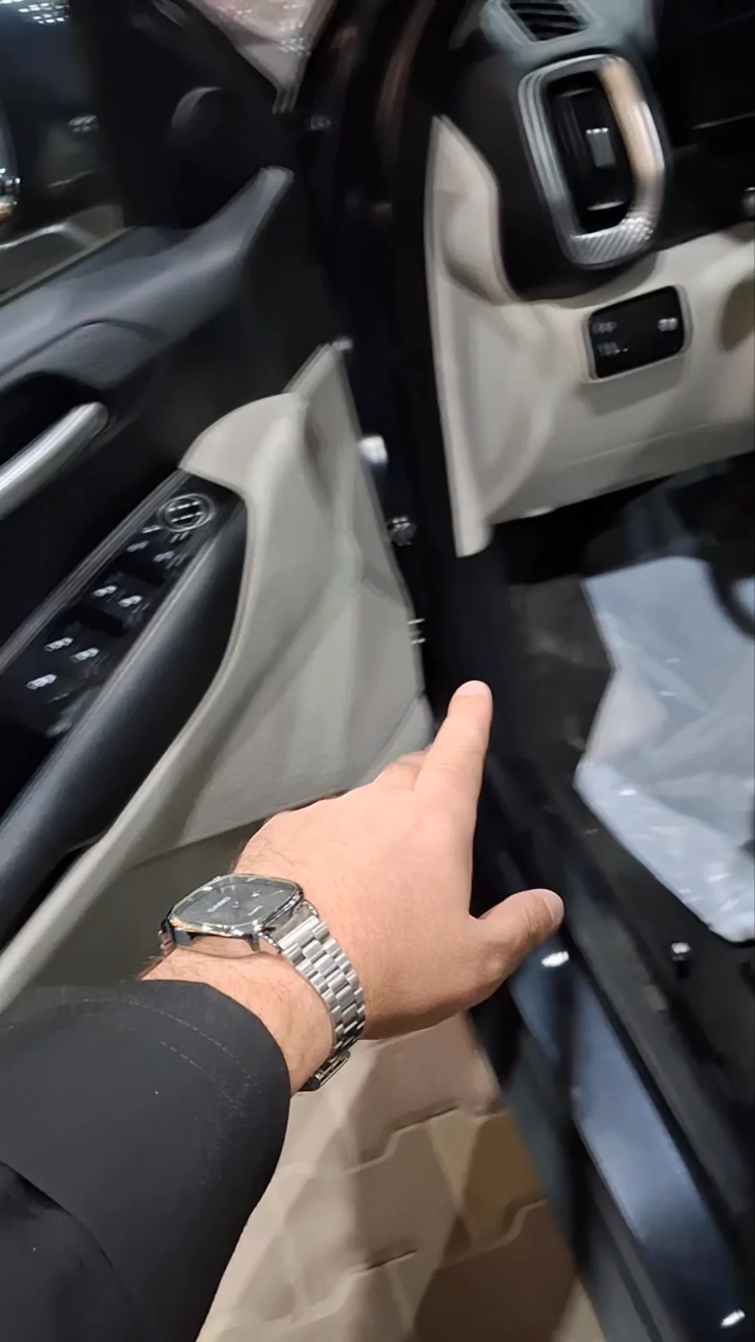 Car video thumbnail 1 of 10
