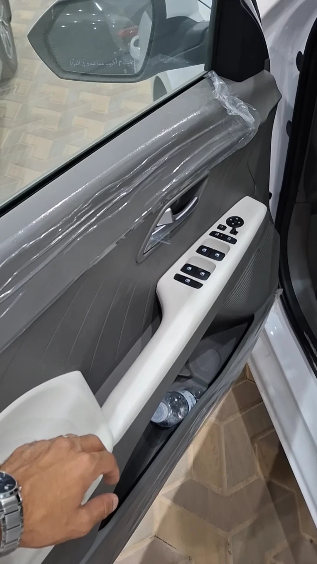 Car video thumbnail 1 of 10