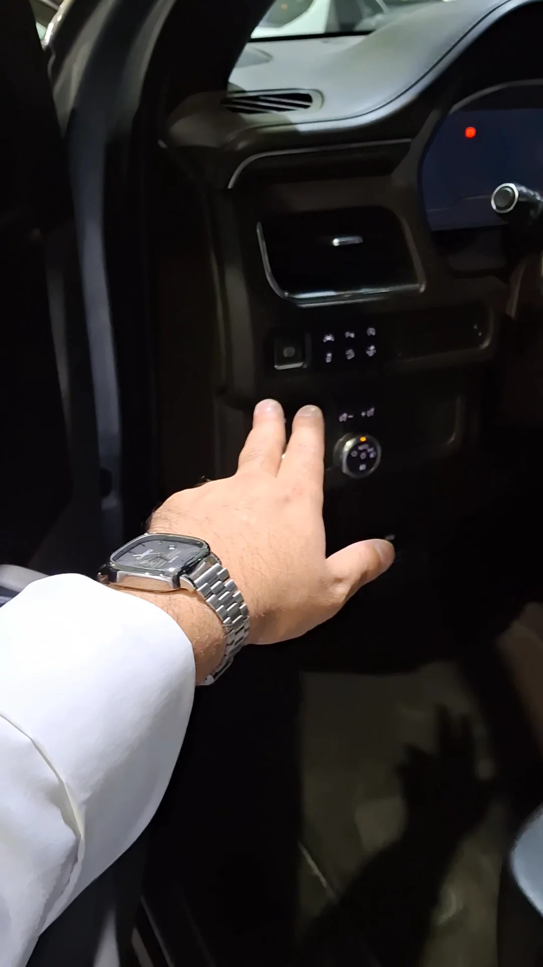 Car video thumbnail 1 of 9