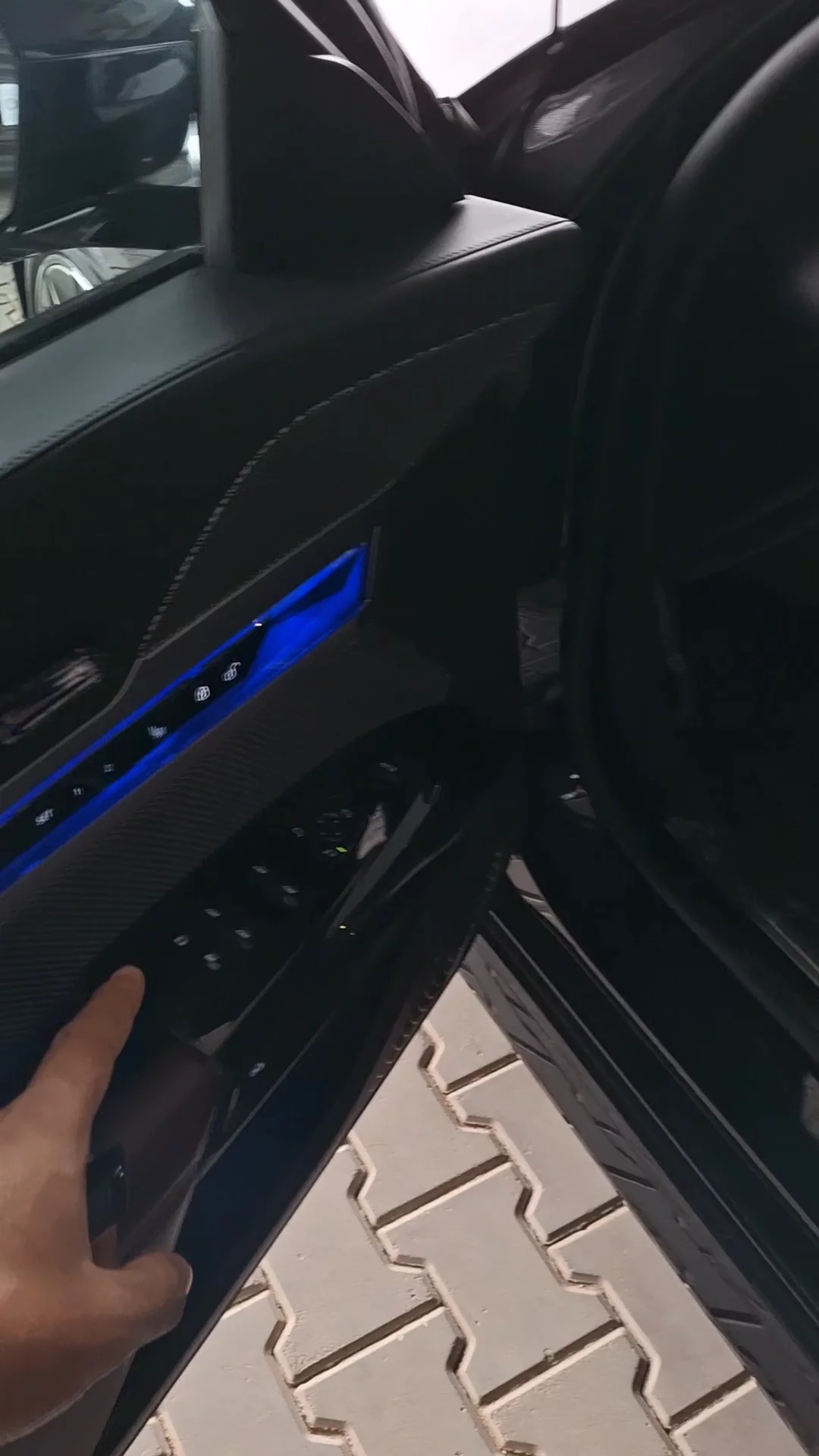 Car video thumbnail 1 of 11