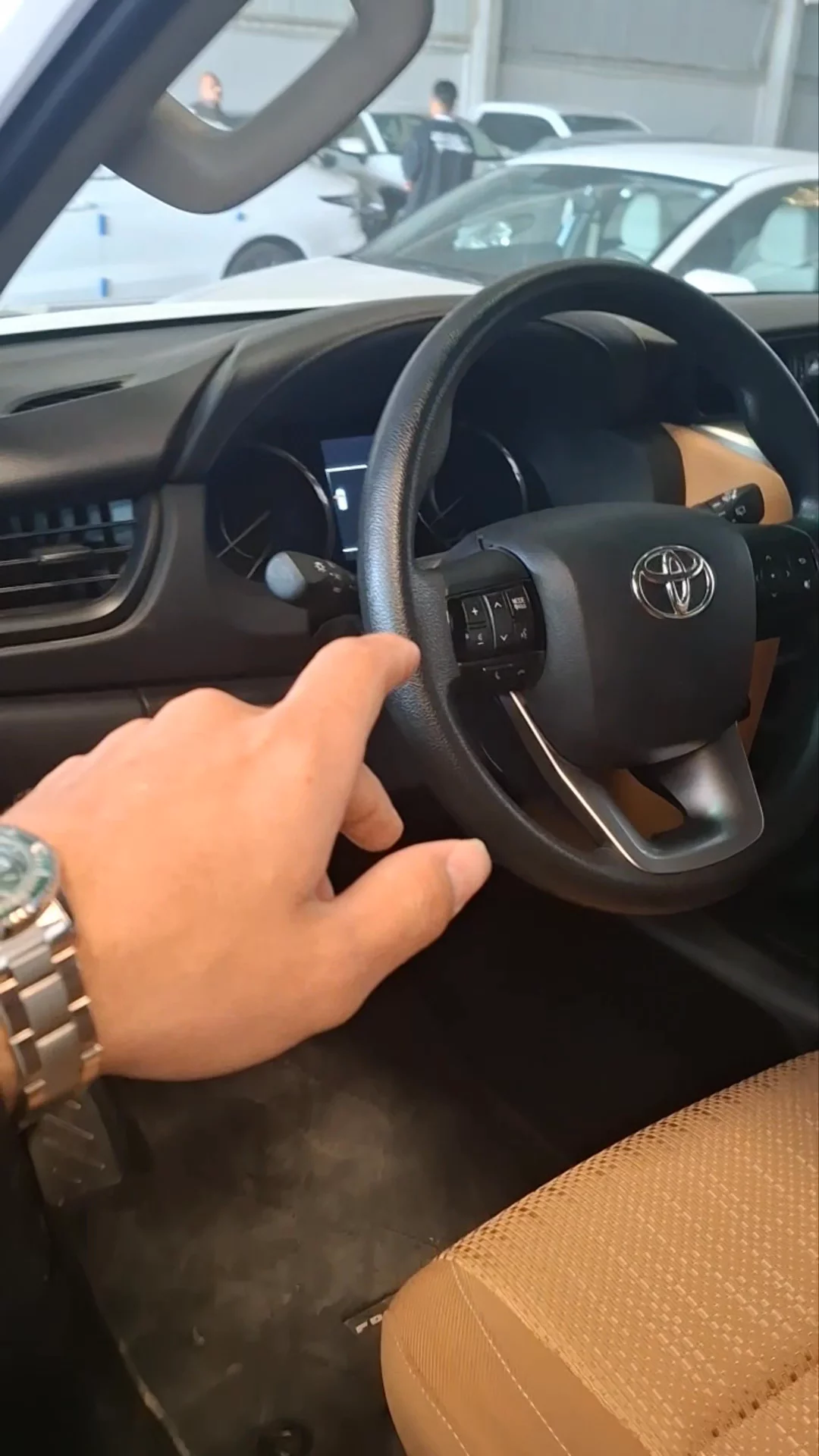 Car video thumbnail 1 of 10