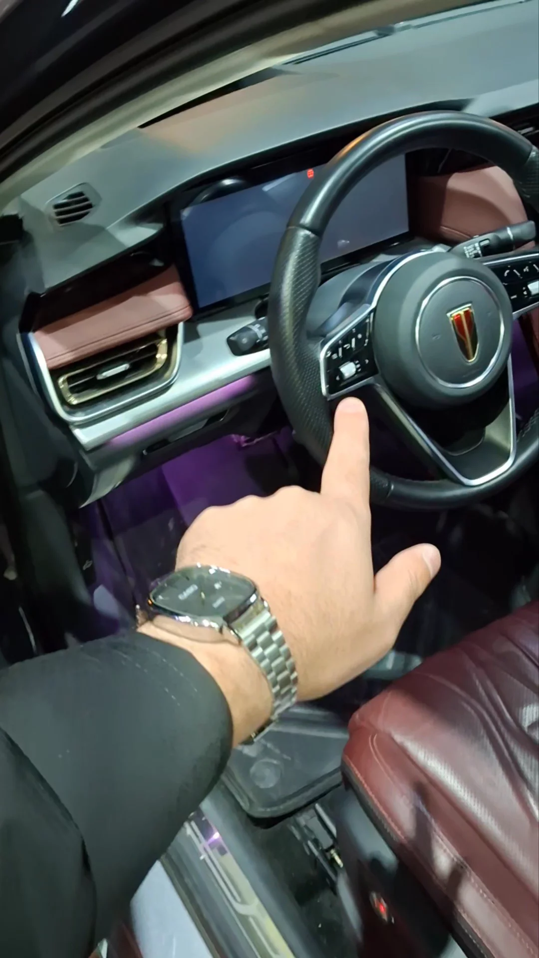 Car video thumbnail 1 of 9