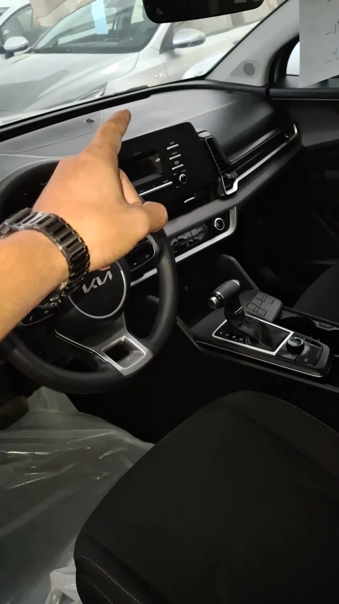 Car video thumbnail 1 of 8