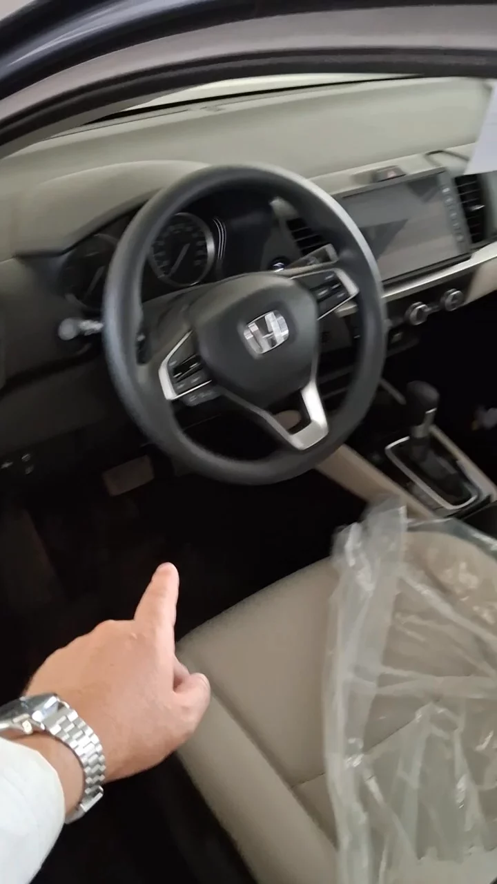 Car video thumbnail 1 of 10