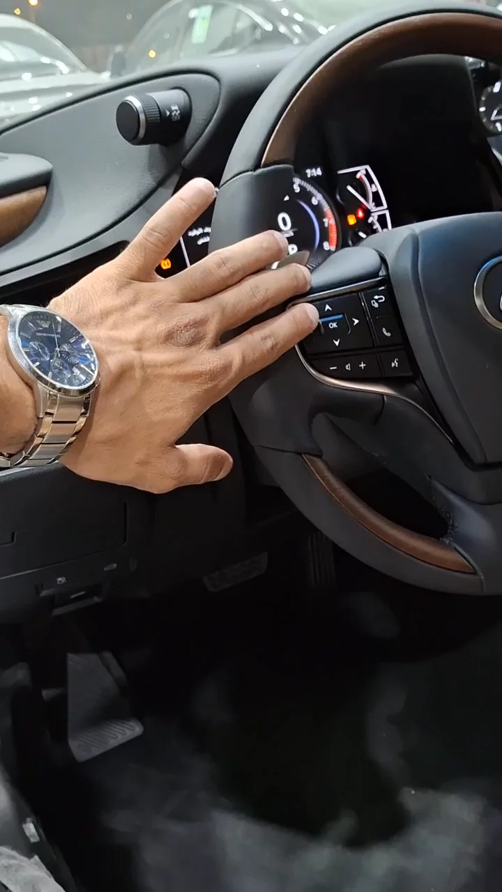 Car video thumbnail 1 of 10