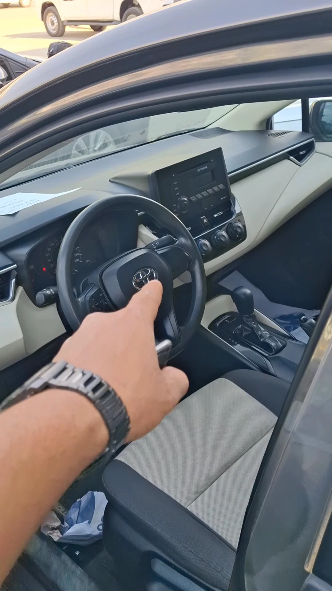 Car video thumbnail 1 of 7