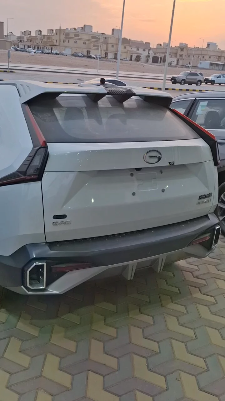 Car video thumbnail 1 of 10