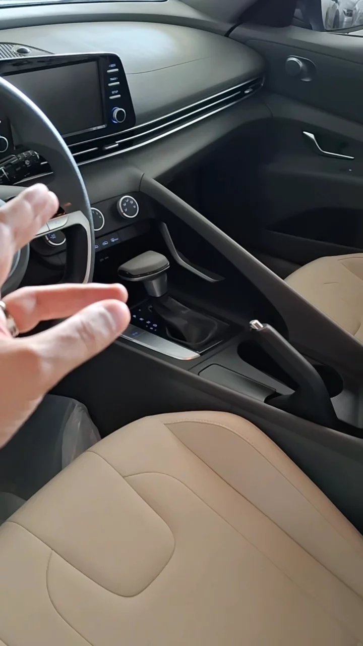 Car video thumbnail 1 of 10