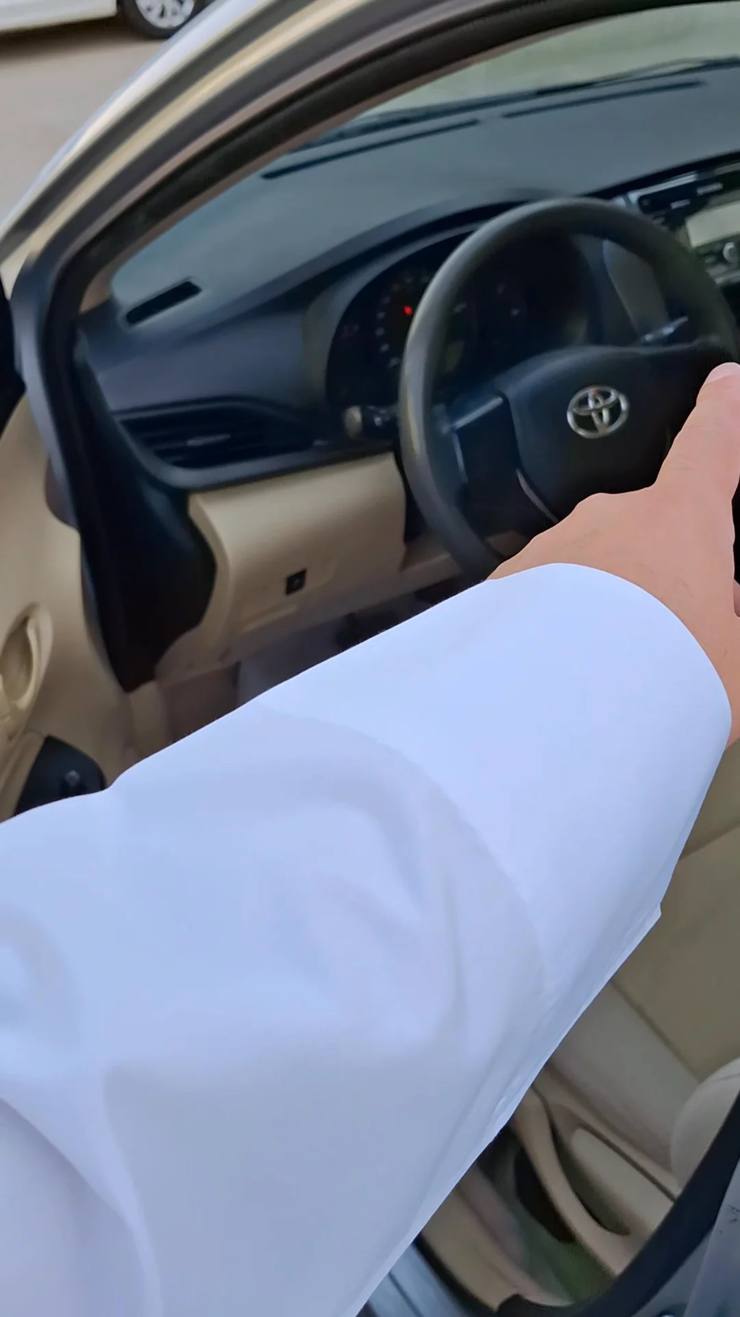 Car video thumbnail 1 of 9