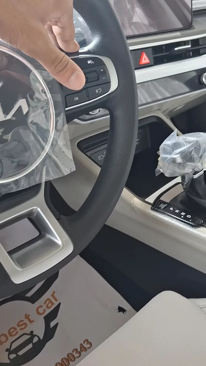 Car video thumbnail 1 of 10