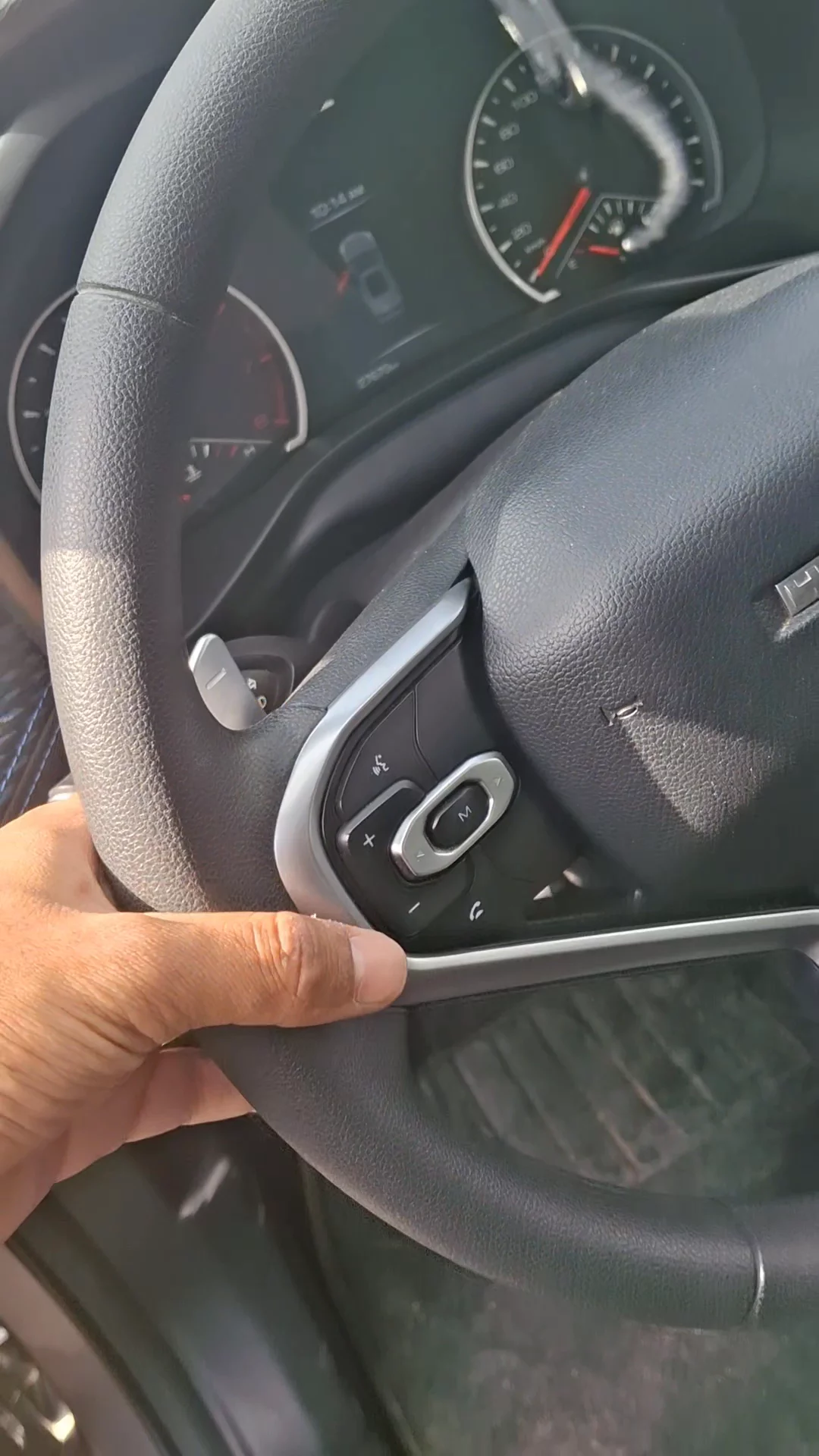 Car video thumbnail 1 of 7