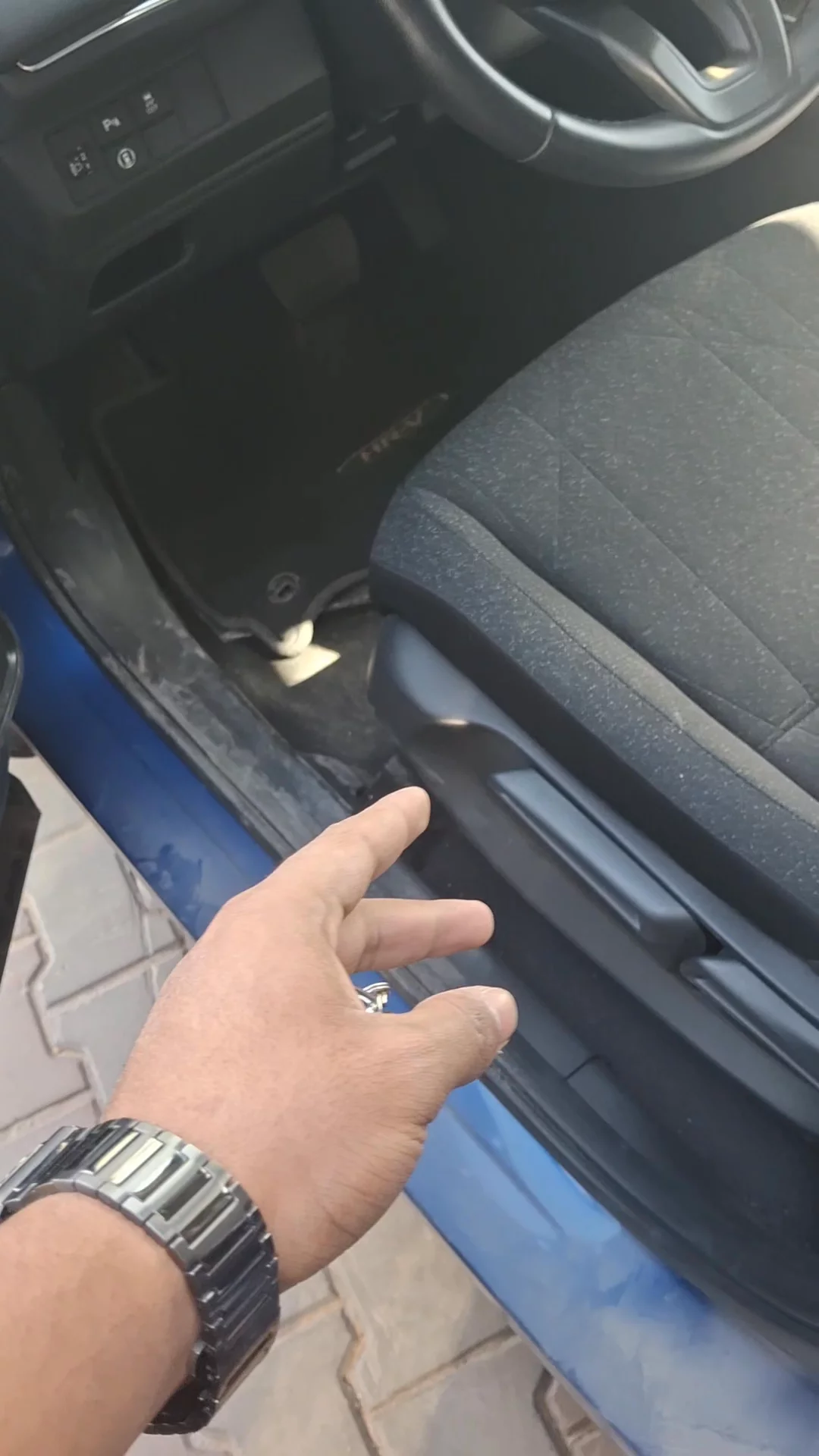 Car video thumbnail 1 of 7