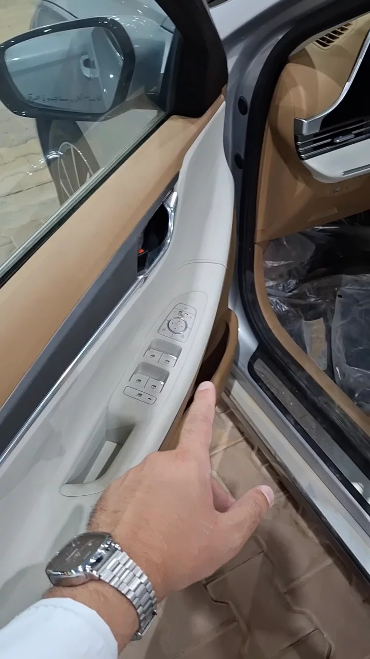 Car video thumbnail 1 of 10