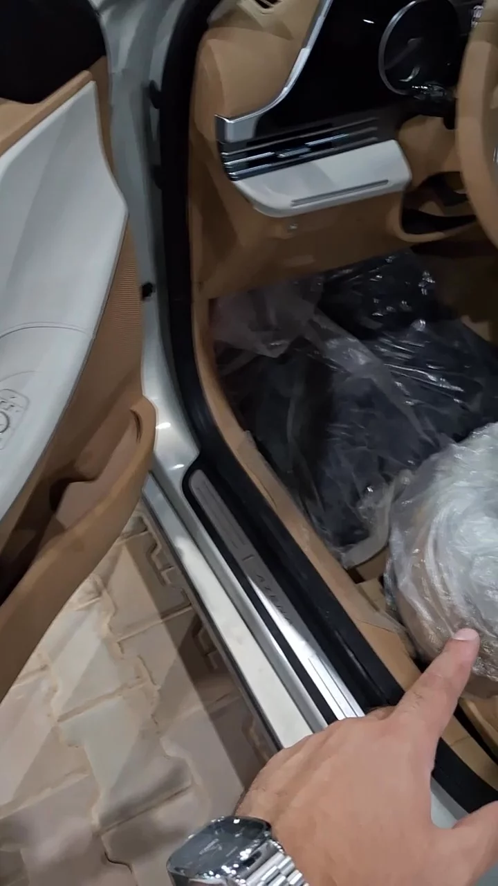 Car video thumbnail 1 of 10