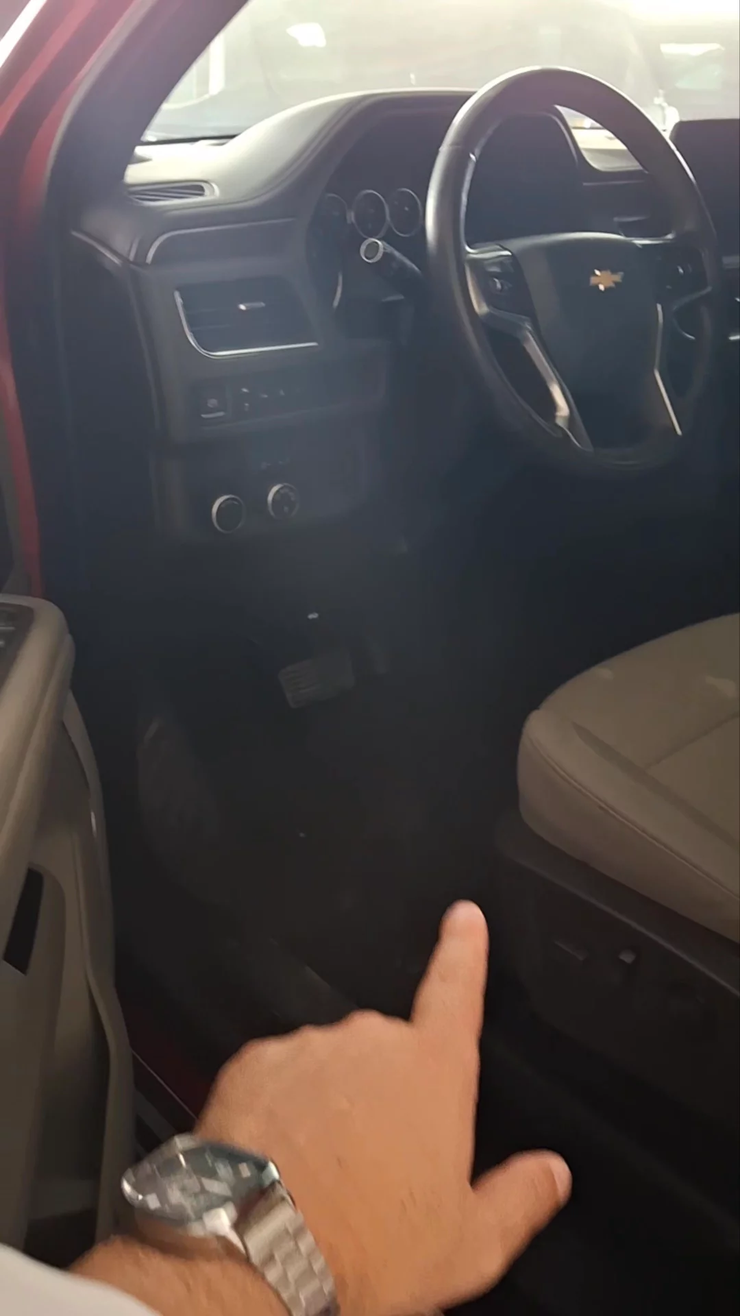 Car video thumbnail 1 of 9