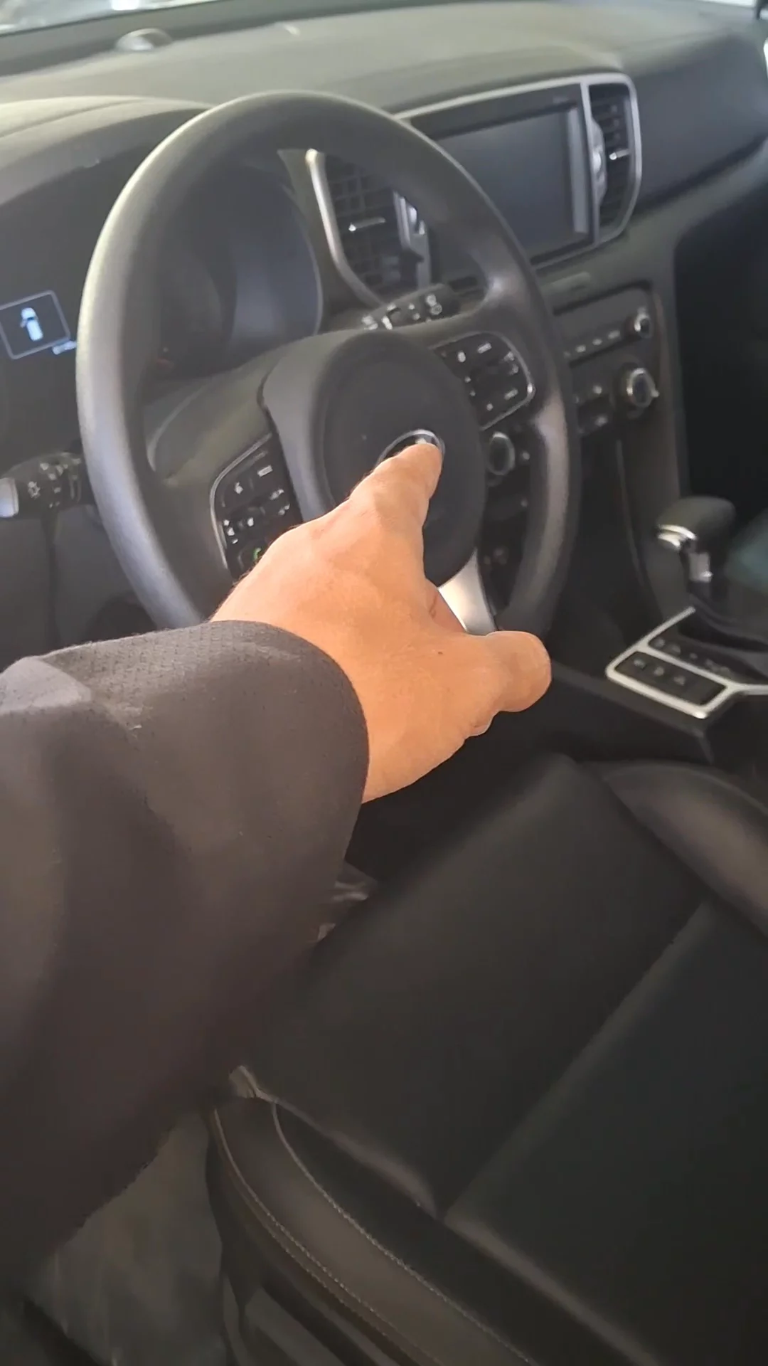 Car video thumbnail 1 of 7