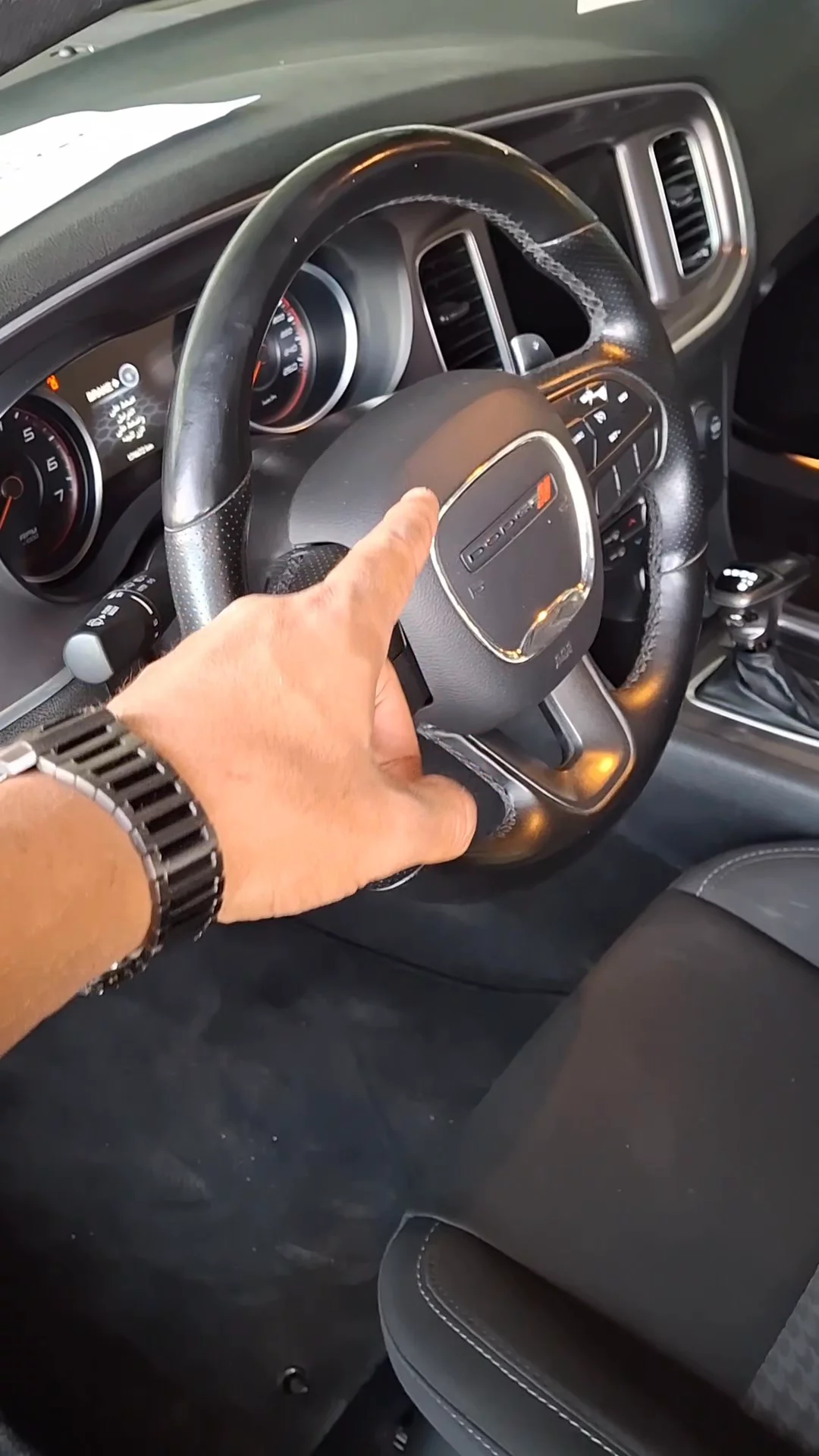 Car video thumbnail 1 of 10