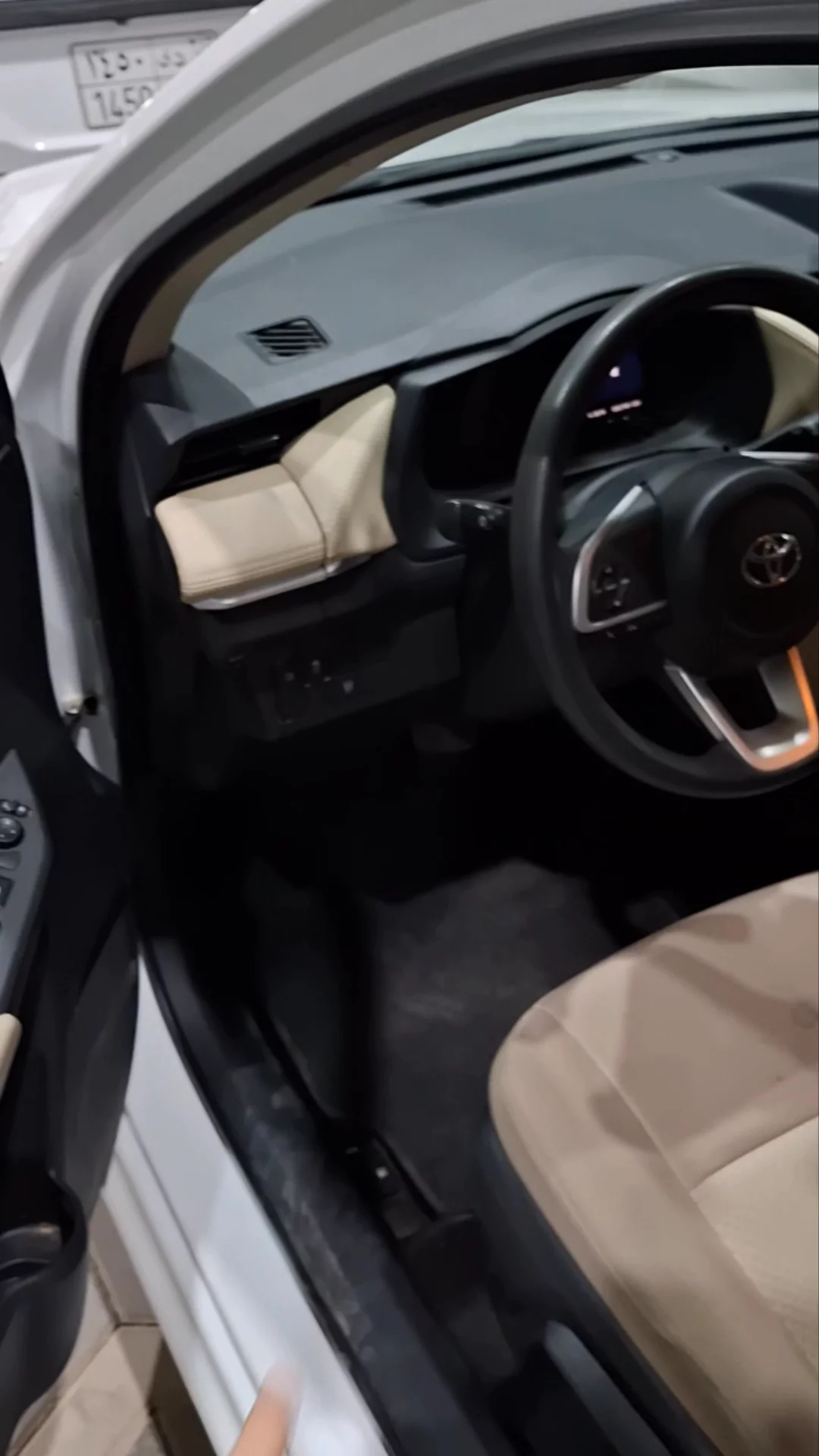 Car video thumbnail 1 of 10