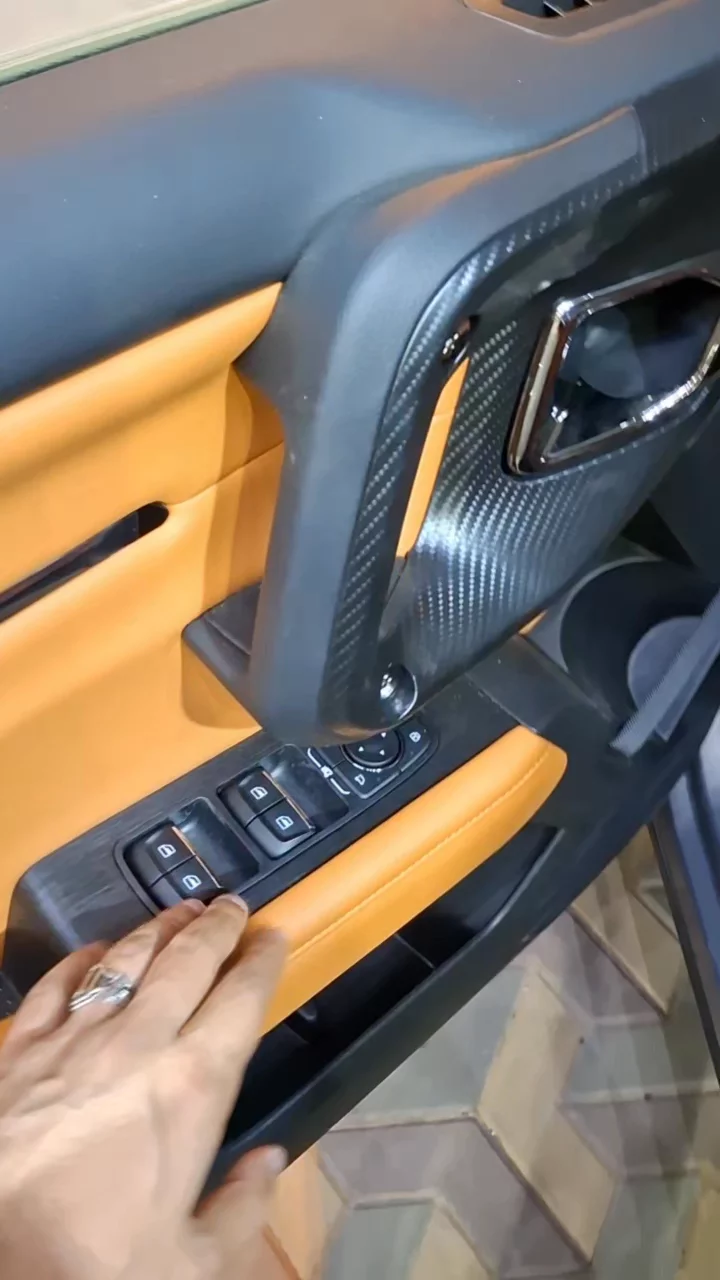 Car video thumbnail 1 of 9