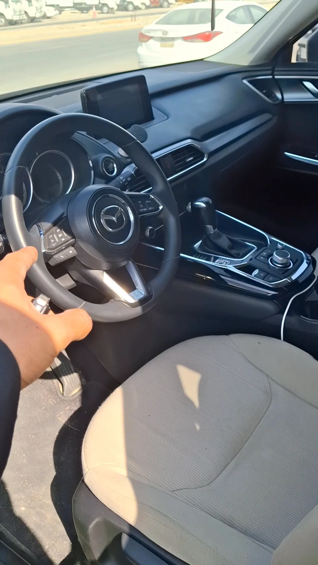 Car video thumbnail 1 of 7