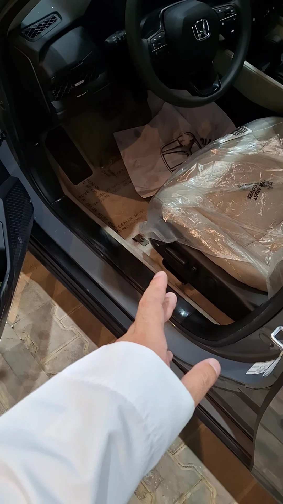 Car video thumbnail 1 of 10