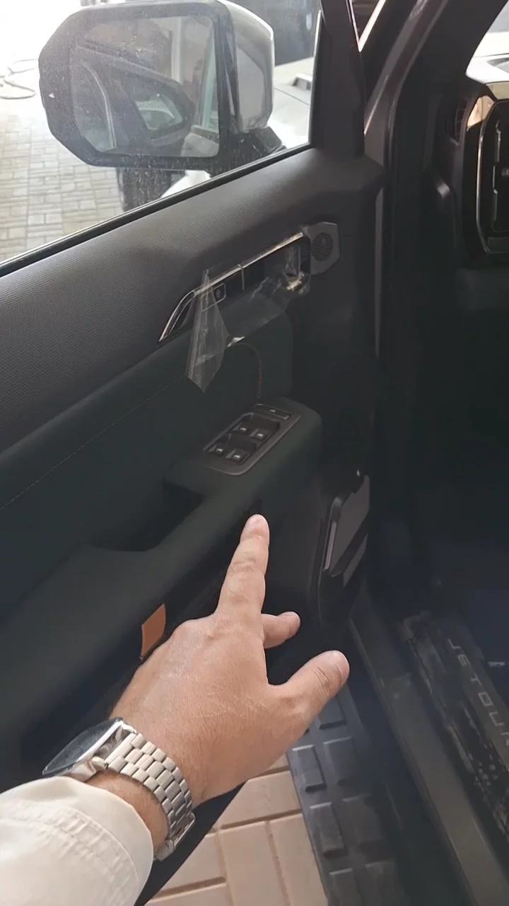 Car video thumbnail 1 of 10