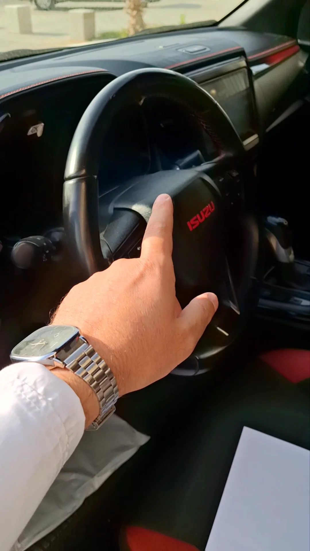 Car video thumbnail 1 of 10