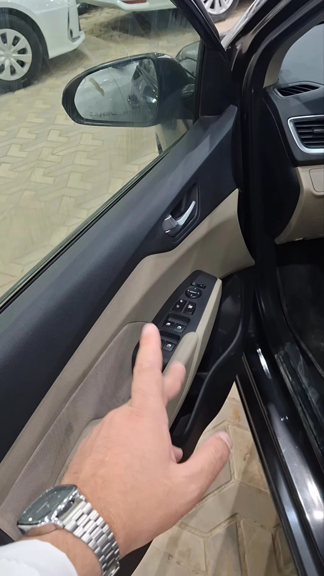 Car video thumbnail 1 of 10