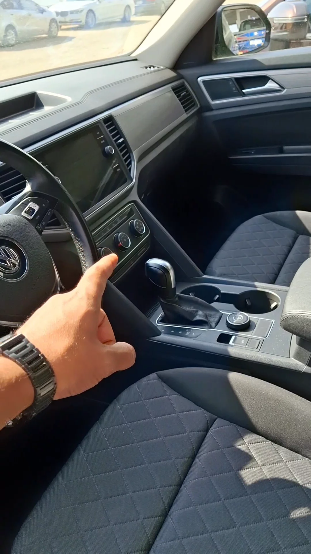 Car video thumbnail 1 of 8