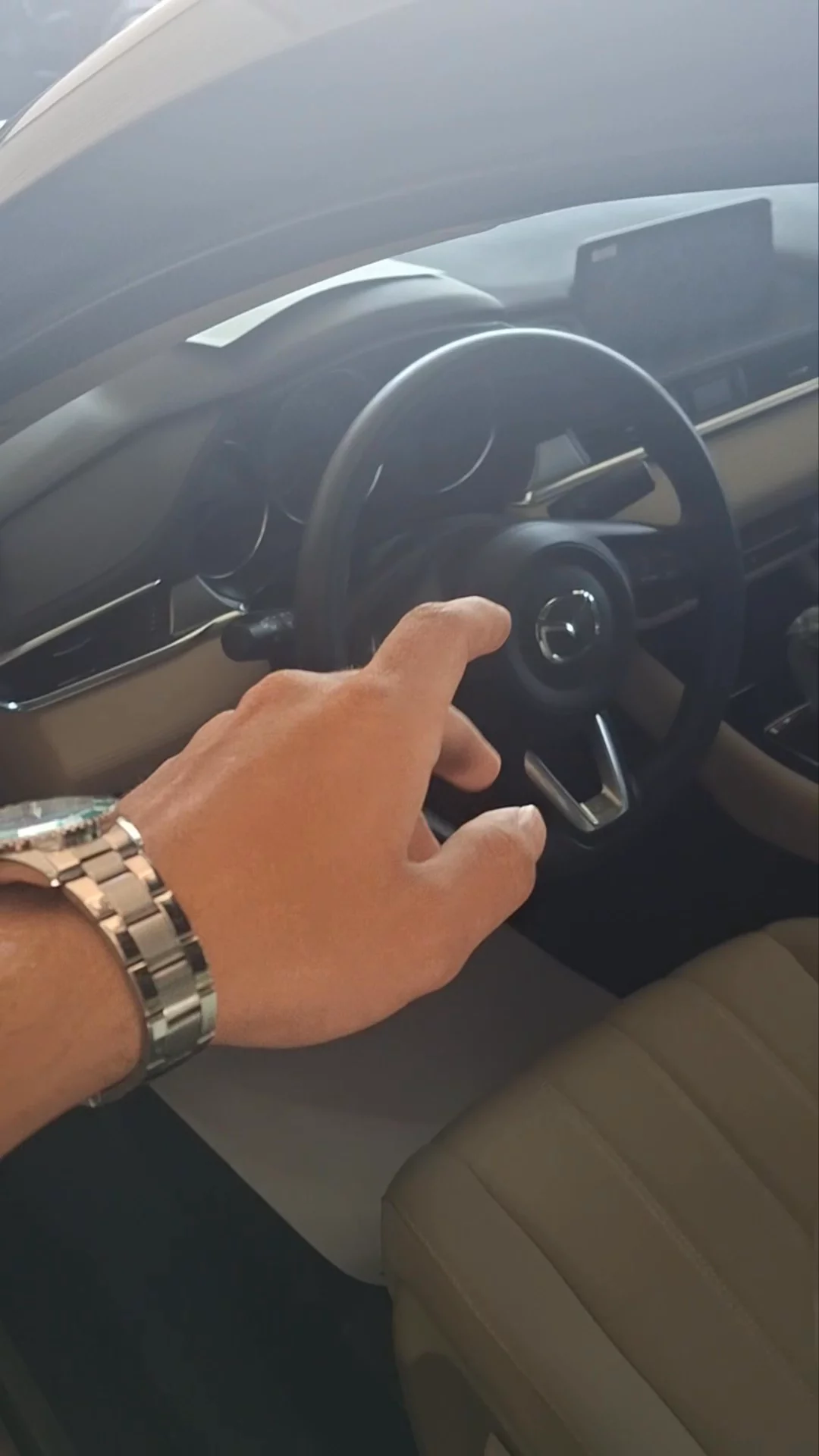 Car video thumbnail 1 of 8