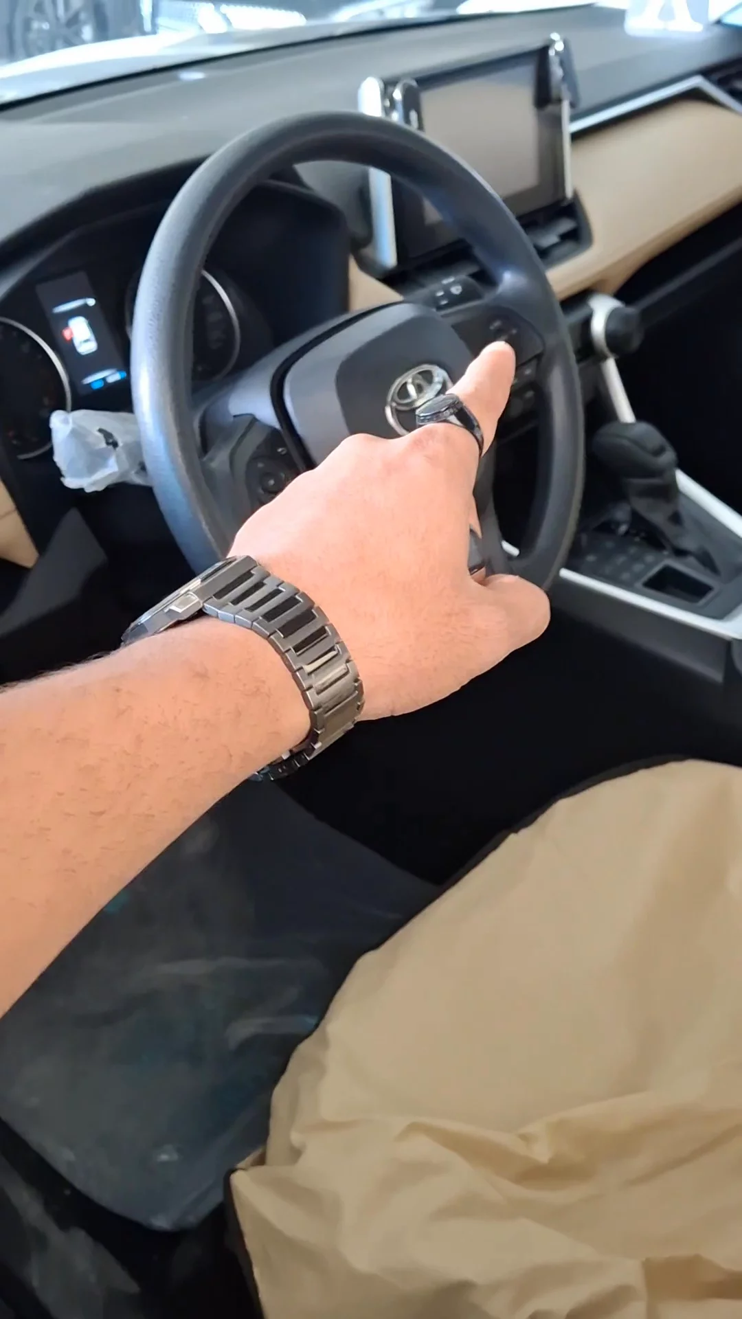 Car video thumbnail 1 of 8