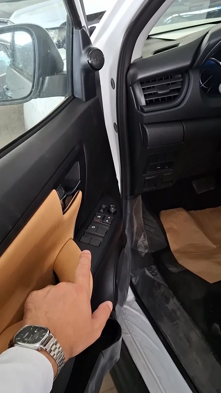 Car video thumbnail 1 of 10