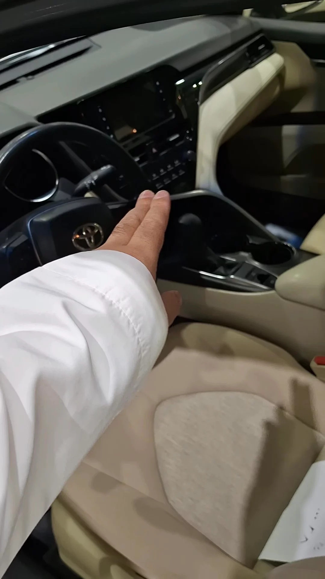 Car video thumbnail 1 of 9