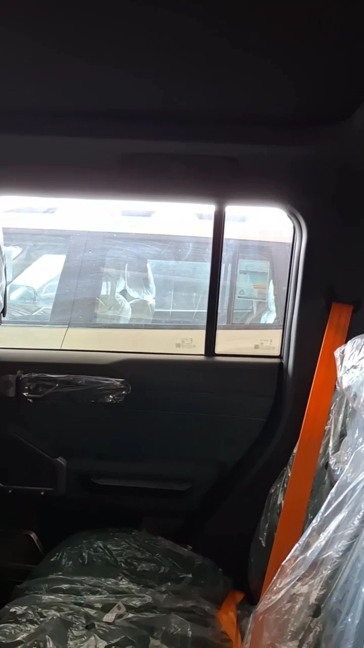 Car video thumbnail 1 of 10