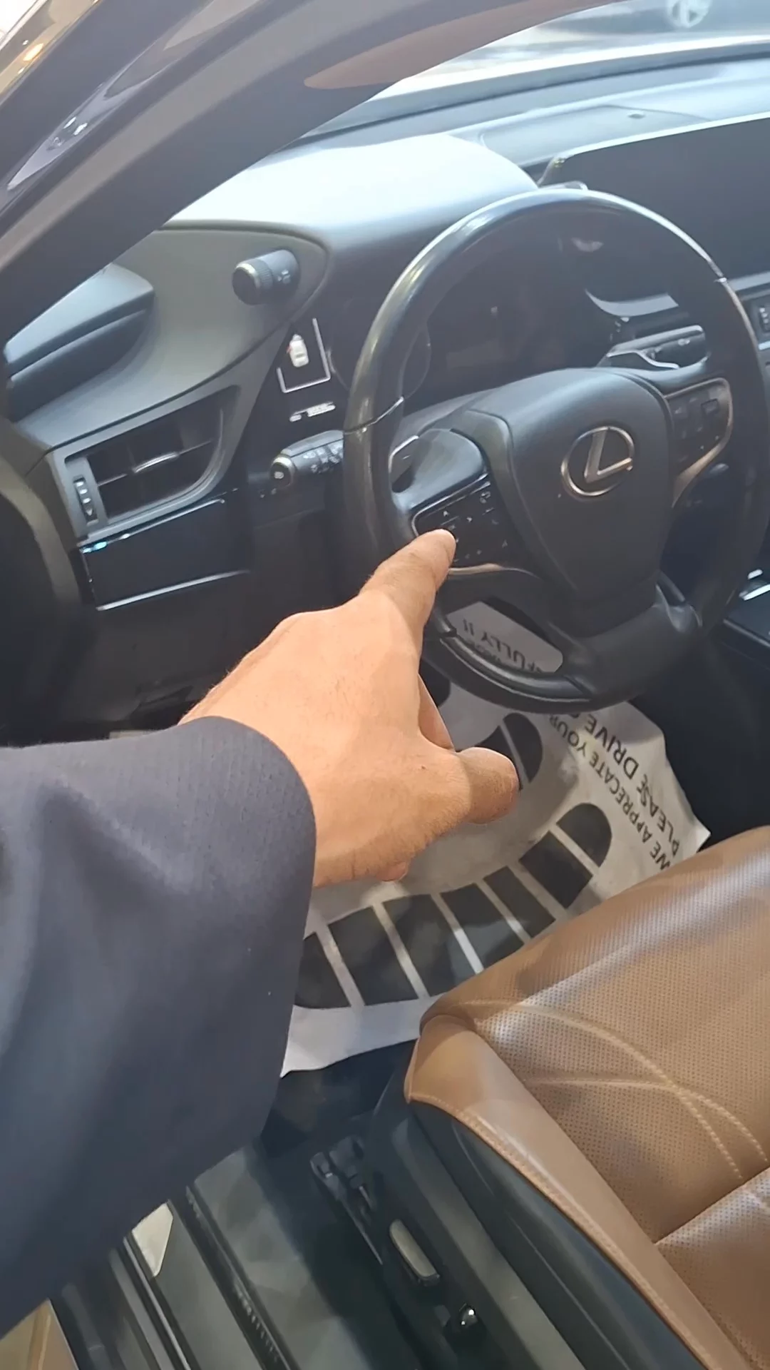 Car video thumbnail 1 of 10