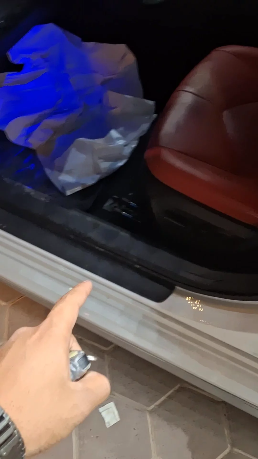 Car video thumbnail 1 of 7