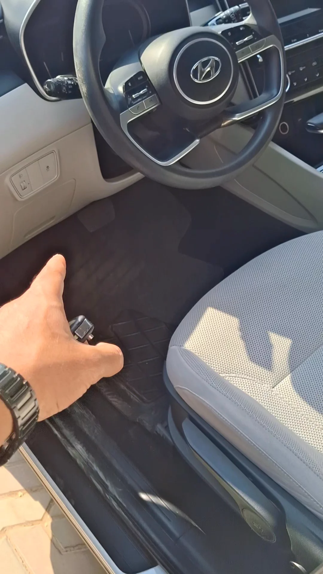 Car video thumbnail 1 of 7