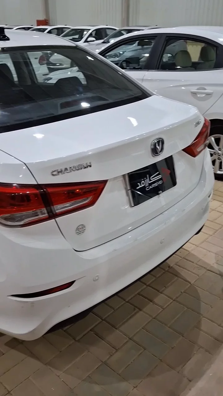 Car video thumbnail 1 of 9